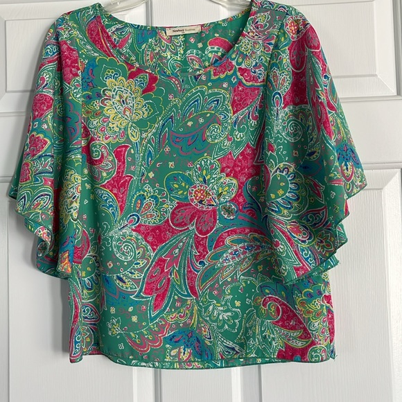 Beautiful Floral Flowy Top for Women - Picture 8 of 8